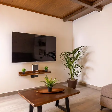 Lamar Luxury With Private Pool And Jacuzzi Villa *