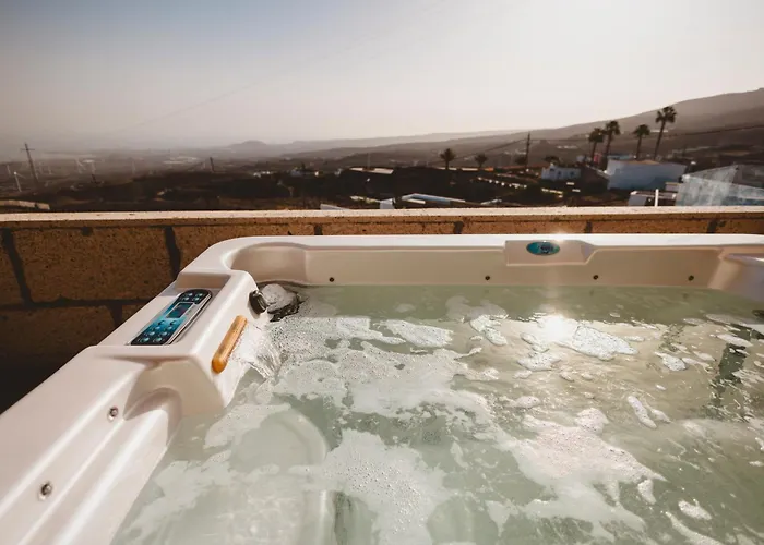 Willa Lamar Luxury With Private Pool And Jacuzzi Fasnia